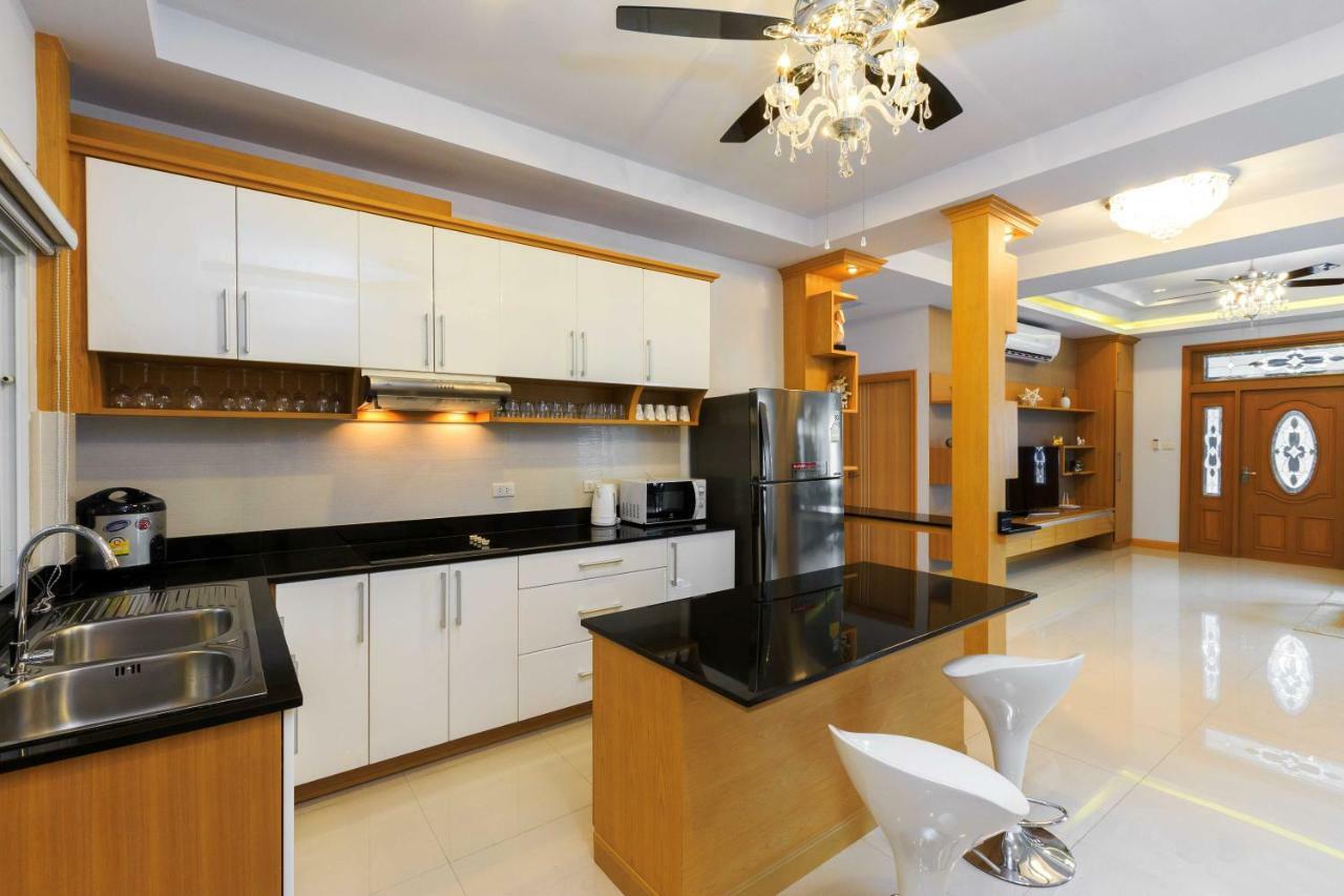 Gala Villa Pattaya Exterior photo