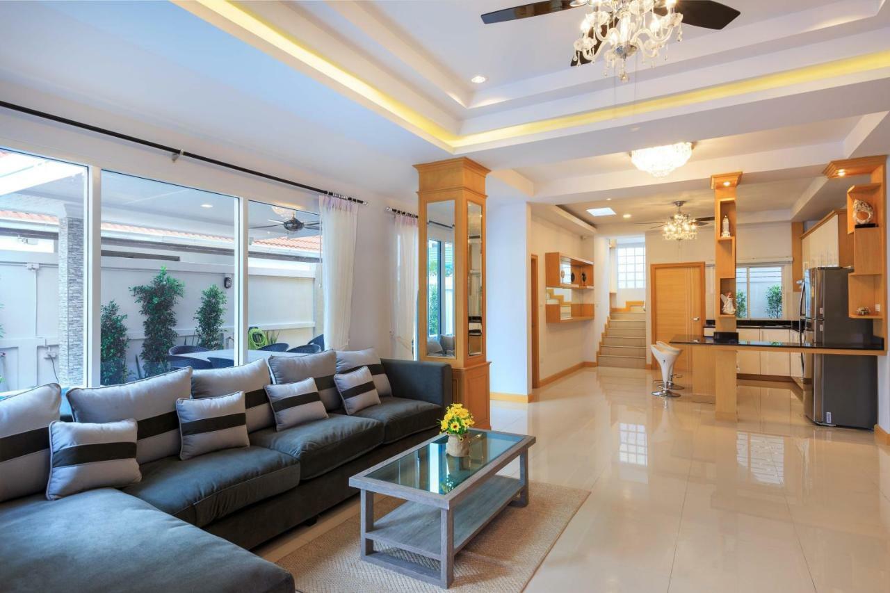 Gala Villa Pattaya Exterior photo